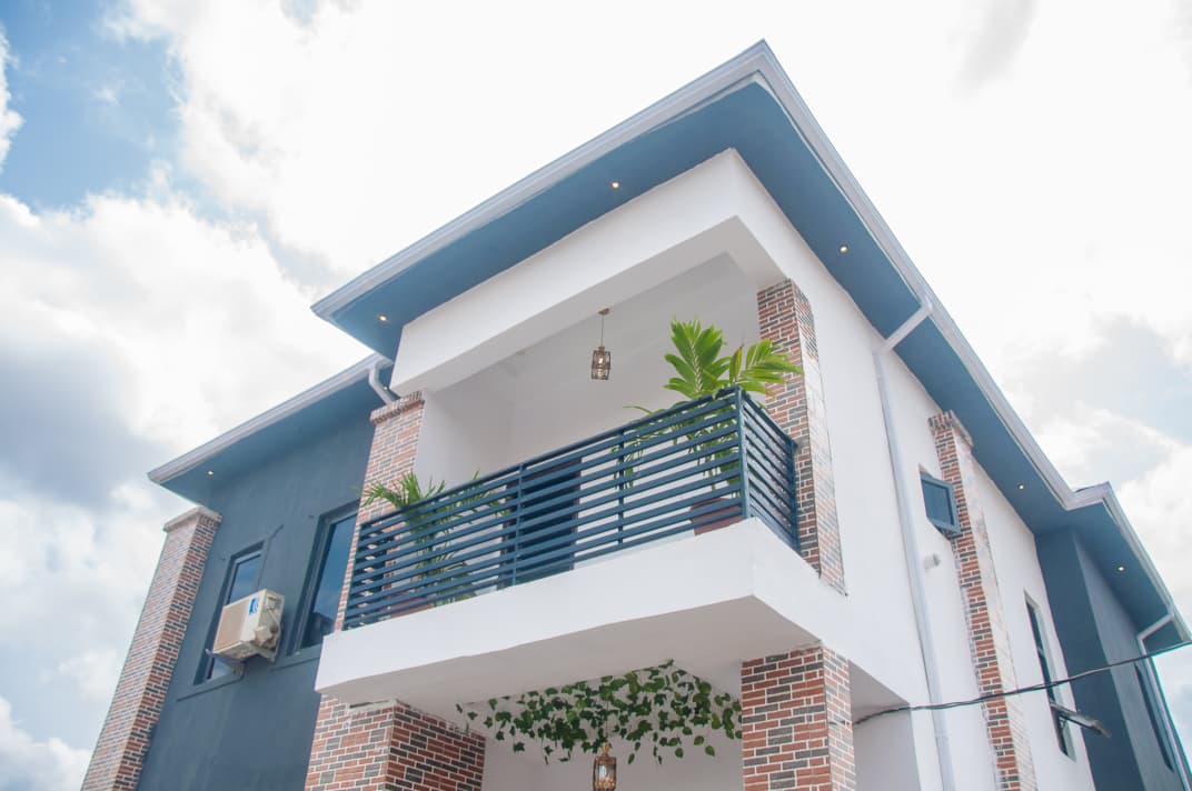 Ama Gee Luxe Court - Main